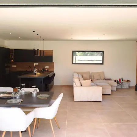 Aux Portes De La Provence Villa
